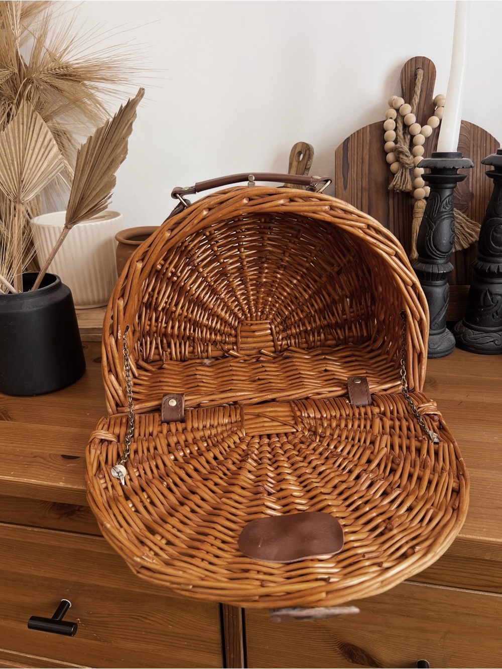 Vintage Woven Rattan Half-Moon Picnic Basket/Handbag with Brown Leather Trim - Picture 5 of 6